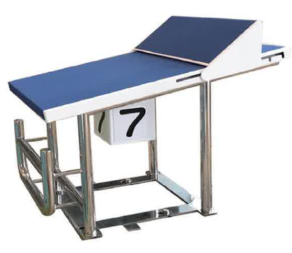 クラウチング型スタート台（公認プール対応）